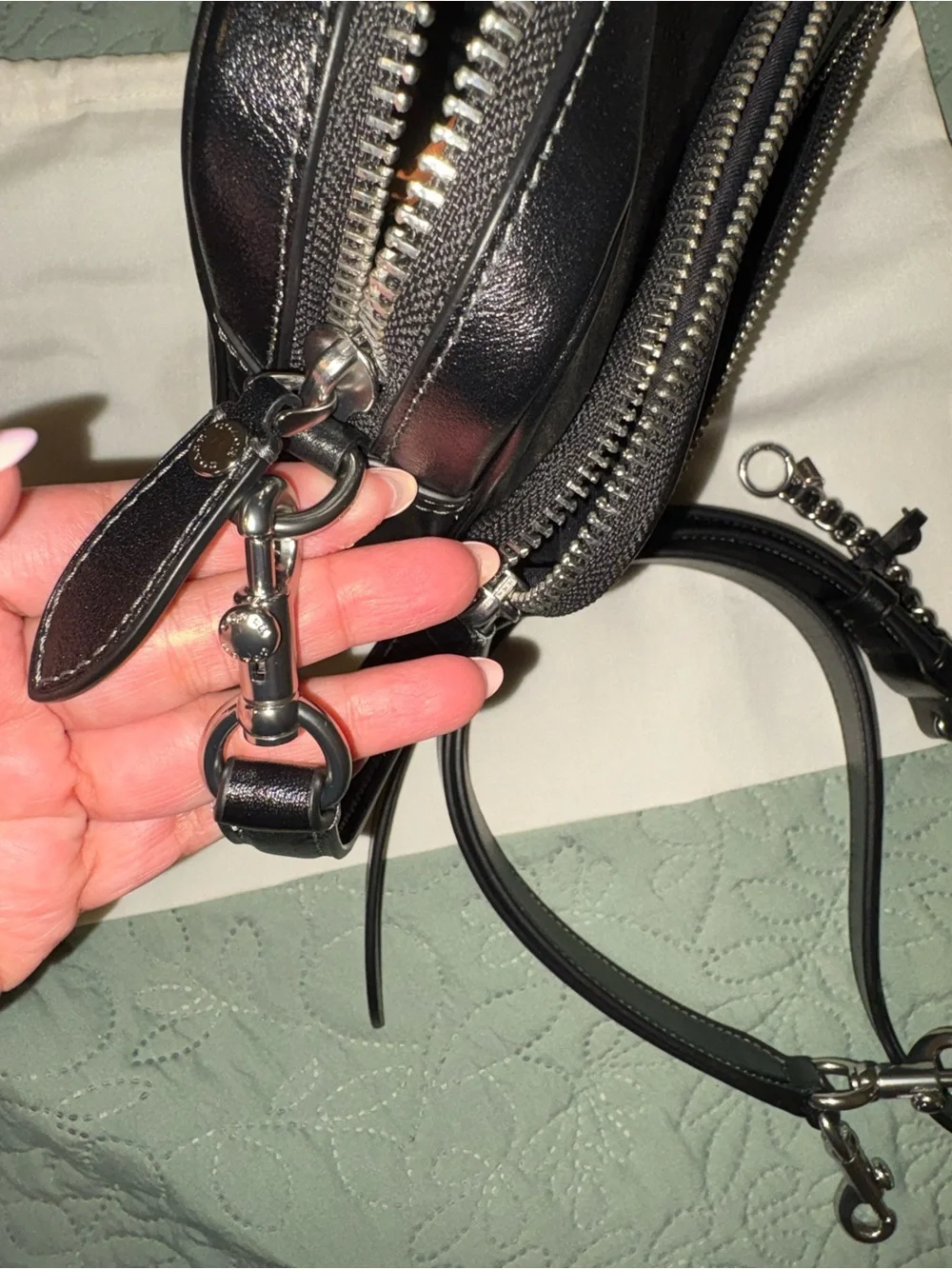 Coach excellent black